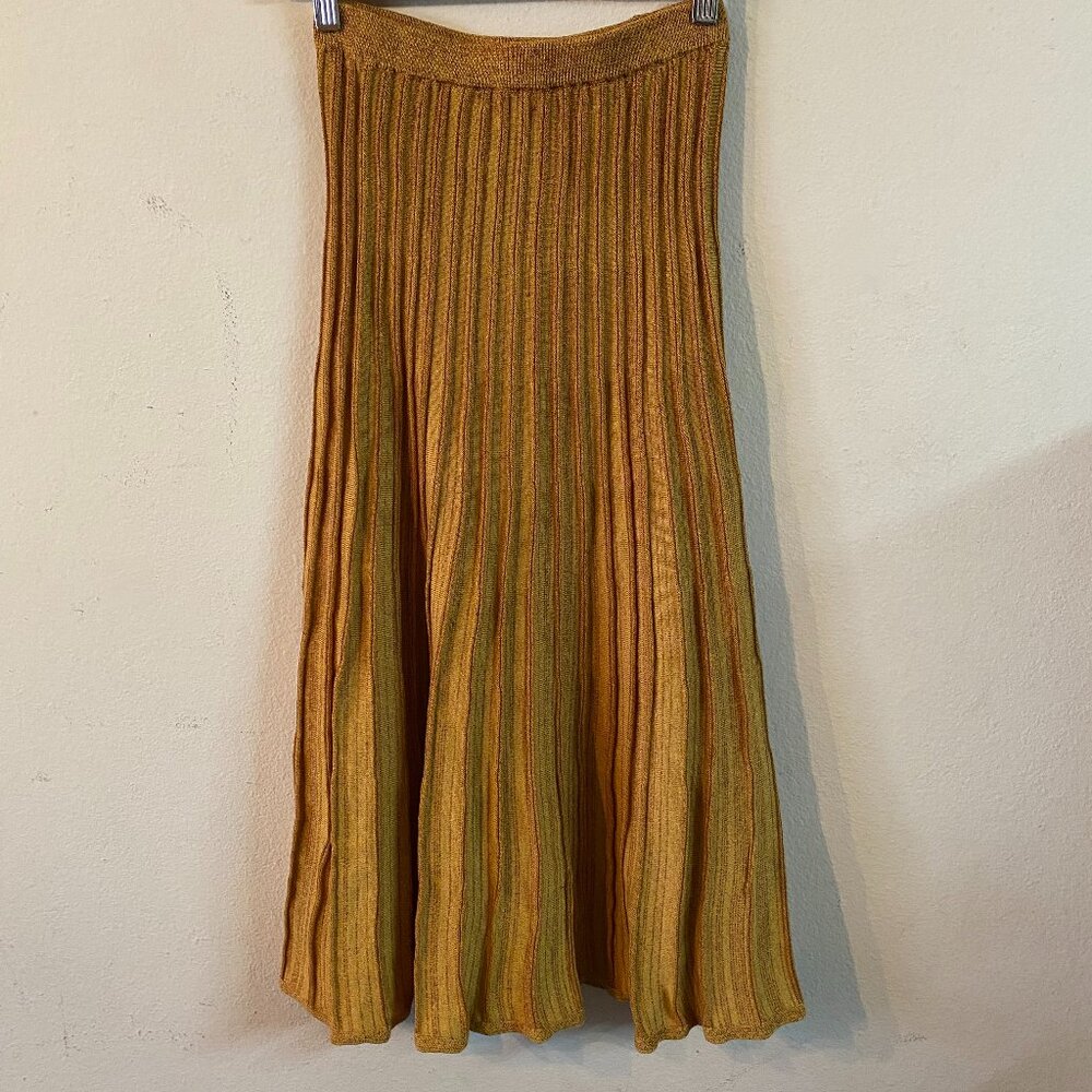 SHEIN SMALL (US SIZE 4 / EU SIZE 36) MUSTARD YELLOW RIBBED-KNIT PLEATED SKIRT